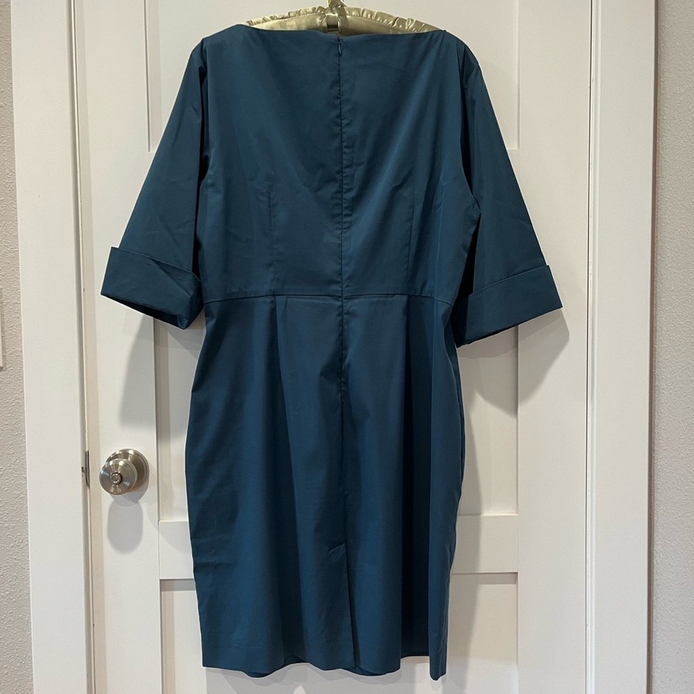 Italian size 50. Mostly cotton, has some stretch. Looks very cute on. Pockets!